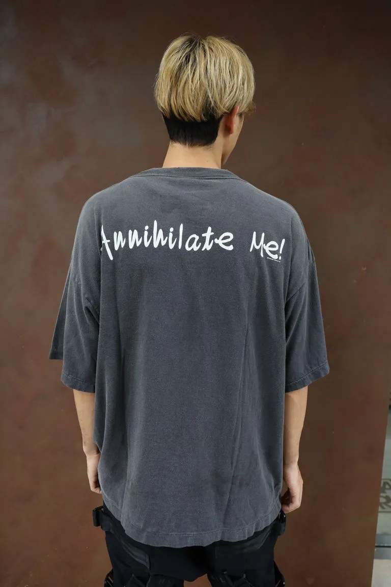 SAINT MXXXXXX SAINT SS TEE/BLK Green SAINT BOX LOGO short sleeves Washed black S-XL Look for cylindrical fabrics without side seams. Don’t buy open ones anymore. It’s boring. Assute garments are dyed. The whole piece is sprayed with horse-hair spray. Then spray it again to fade. The collar and cuffs are frayed. Many places are damaged. Authentic grade printing is restored. Accessories are complete. With little angel anti-counterfeiting label.